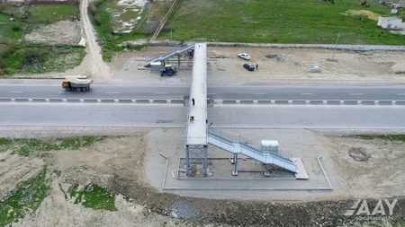 Bakı-Quba yolunda yeni yerüstü piyada keçidinin inşası yekunlaşmaq üzrədir