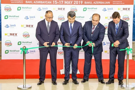 31 ölkəni birləşdirən sərgidən  - FOTOREPORTAJ