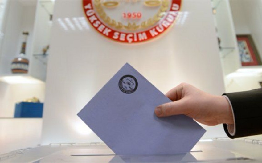 Türkiyə Mərkəzi Seçki Komissiyası növbədənkənar parlament seçkilərinin keçiriləcəyi tarixi açıqlayıb