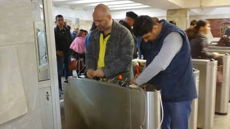 ​Bakı metropolitenində yeni aparatlar quraşdırılır - FOTO