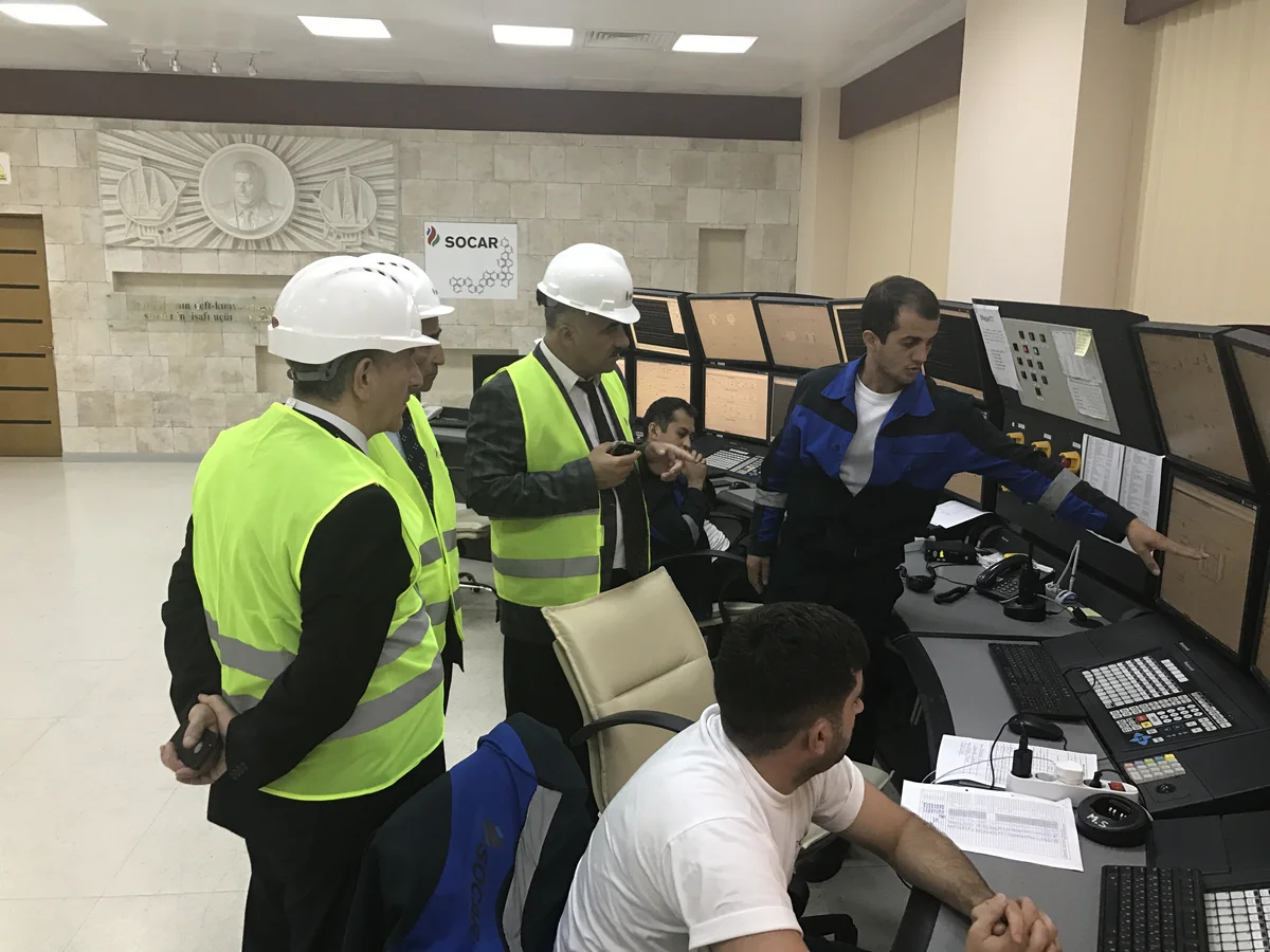 Делегация министерства экономики побывала на метаноловом заводе