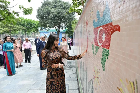 Vice-President of Heydar Aliyev Foundation visits Vietnam