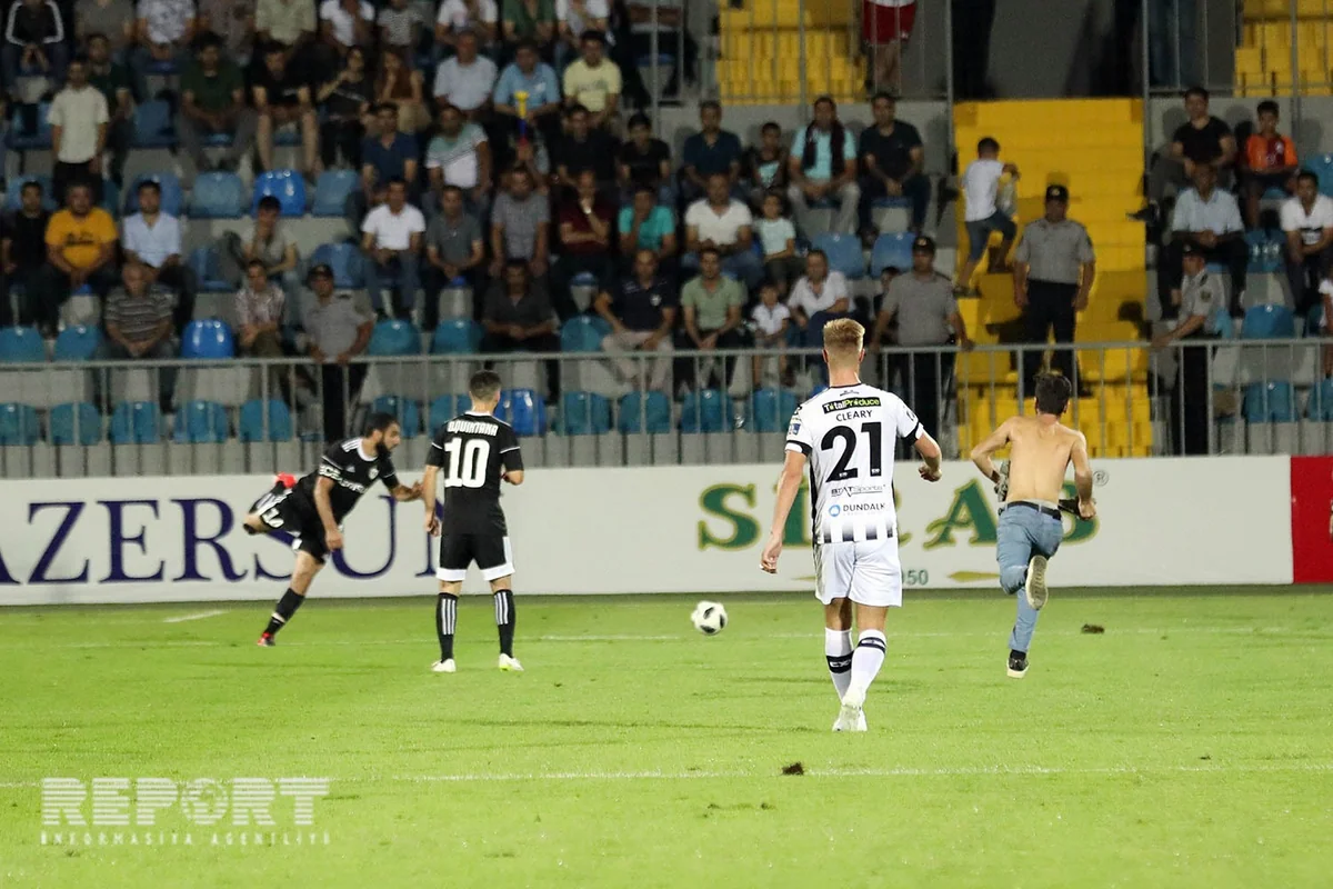 Qarabağ - Dandolk matçında meydana azarkeş daxil olub - FOTO
