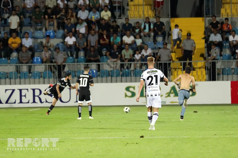 Qarabağ - Dandolk matçında meydana azarkeş daxil olub - FOTO