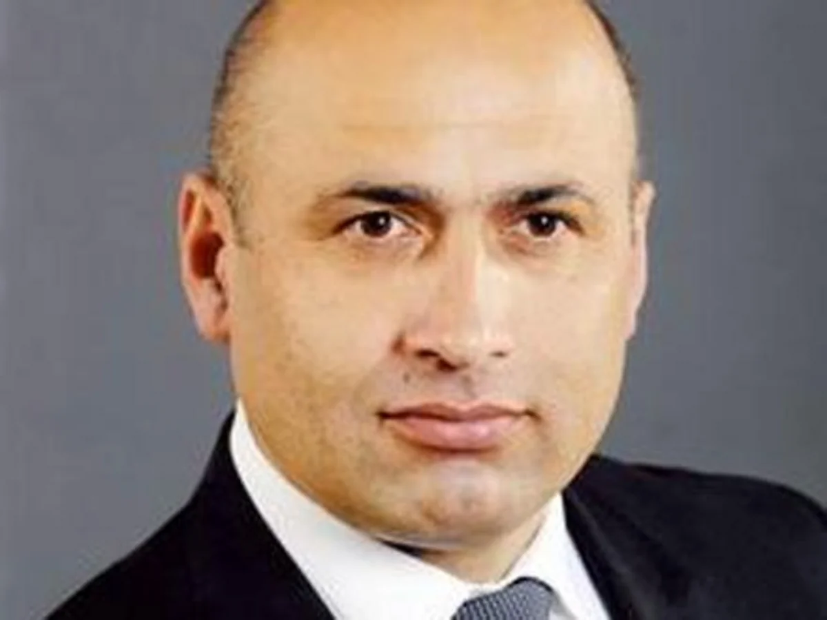 Milli Məclisin deputatına ağır itki üz verib