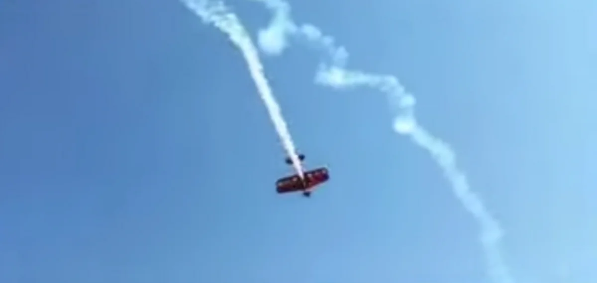 ​На австрийском авиашоу разбился самолет - ВИДЕО