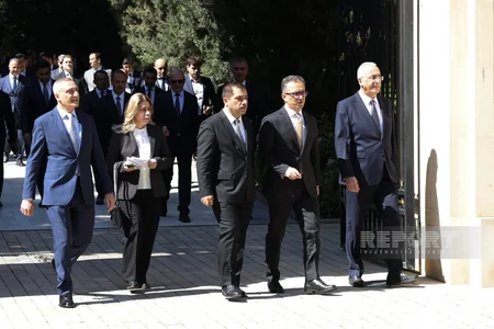 Ümummilli Lider Heydər Əliyevin xatirəsi anılır - FOTOREPORTAJ