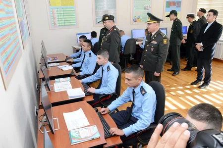 Xarici dövlətlərin hərbi attaşeləri hərbi liseydə olublar