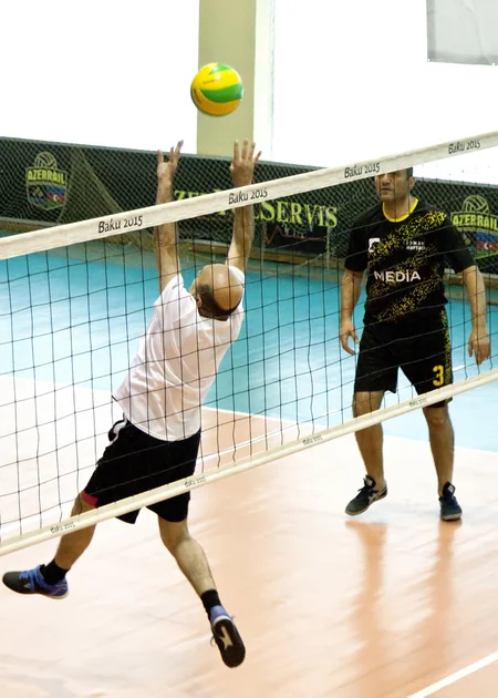 Voleybol üzrə Zəfər Kubokunda yarımfinalçılar müəyyənləşib