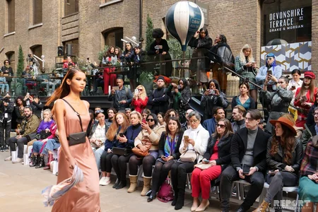 Londonda Azərbaycanla bağlı “Qara Qızıl” adlı kolleksiya təqdim olunub - FOTO - VİDEO
