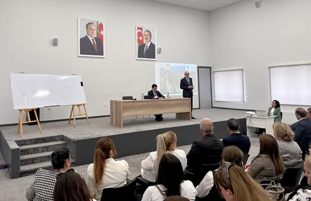 Замглавы Министерства науки и образования посетил Лачын