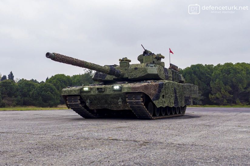 Ukraynalı tankçılar Britaniyada təlimlərini başa çatdırıblar