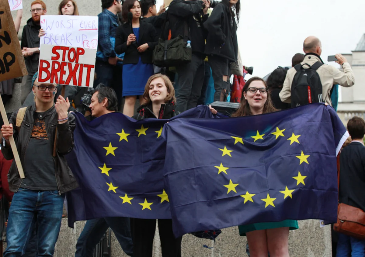 Тысячи жителей Лондона провели акцию протеста против выхода Великобритании из ЕС