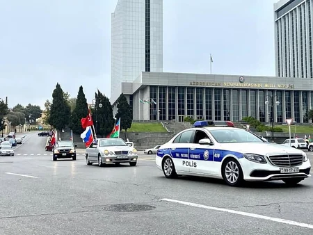Rus icması Azərbaycan Ordusuna dəstək olaraq avtomobil yürüşü keçirib