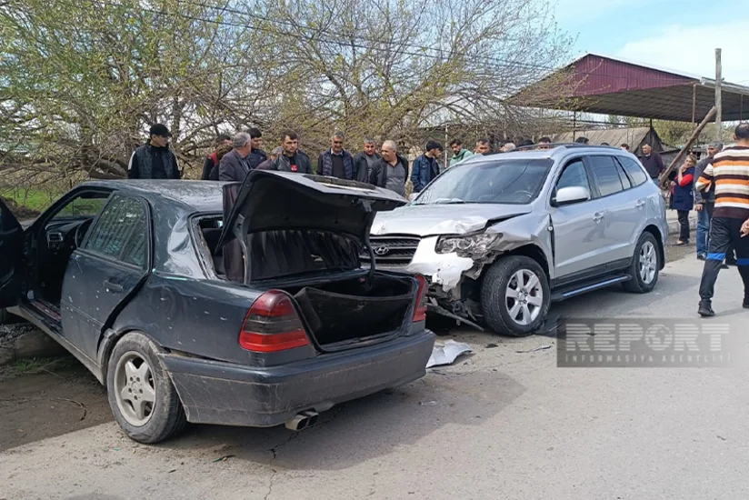 В Товузе столкнулись два автомобиля, есть пострадавшие
