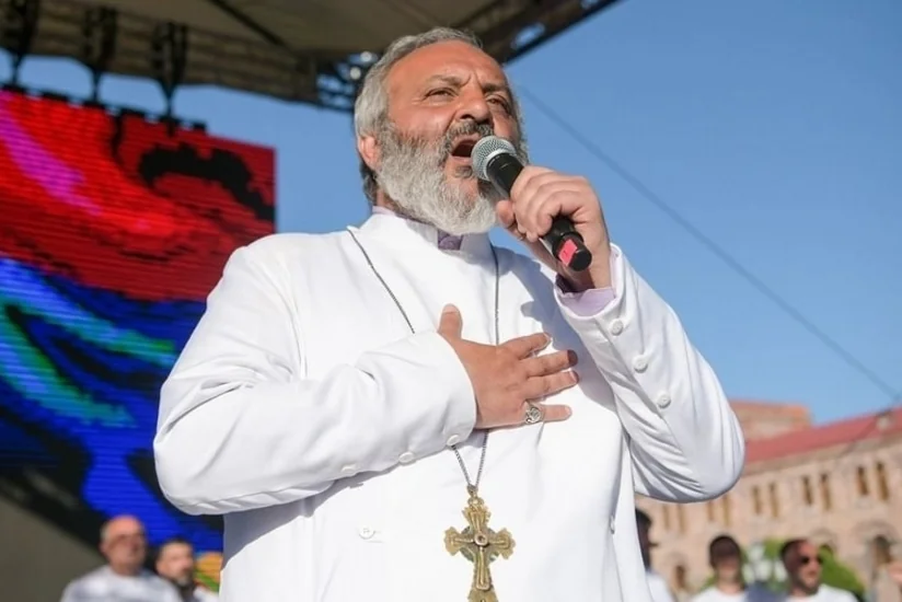 Arxiyepiskop Baqrat Qalstanyan İrana səfərə gedib