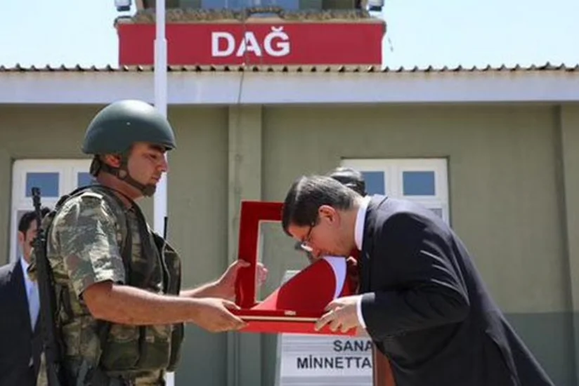 Davutoğlu İŞİD-lə qarşıdurmanın yaşandığı Kilis bölgəsinə səfər edib - FOTO