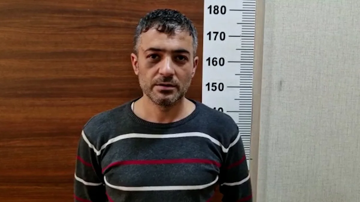 Bakıda qadının boğazından 3200 manatlıq qızıl boyunbağı qoparılıb