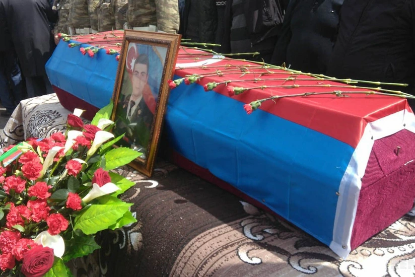 Qar uçqununa düşərək həlak olan hərbçi dəfn edilib - YENİLƏNİB