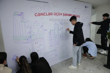 “Gənclər üçün şəhər mühiti” mövzusunda debat keçirilib