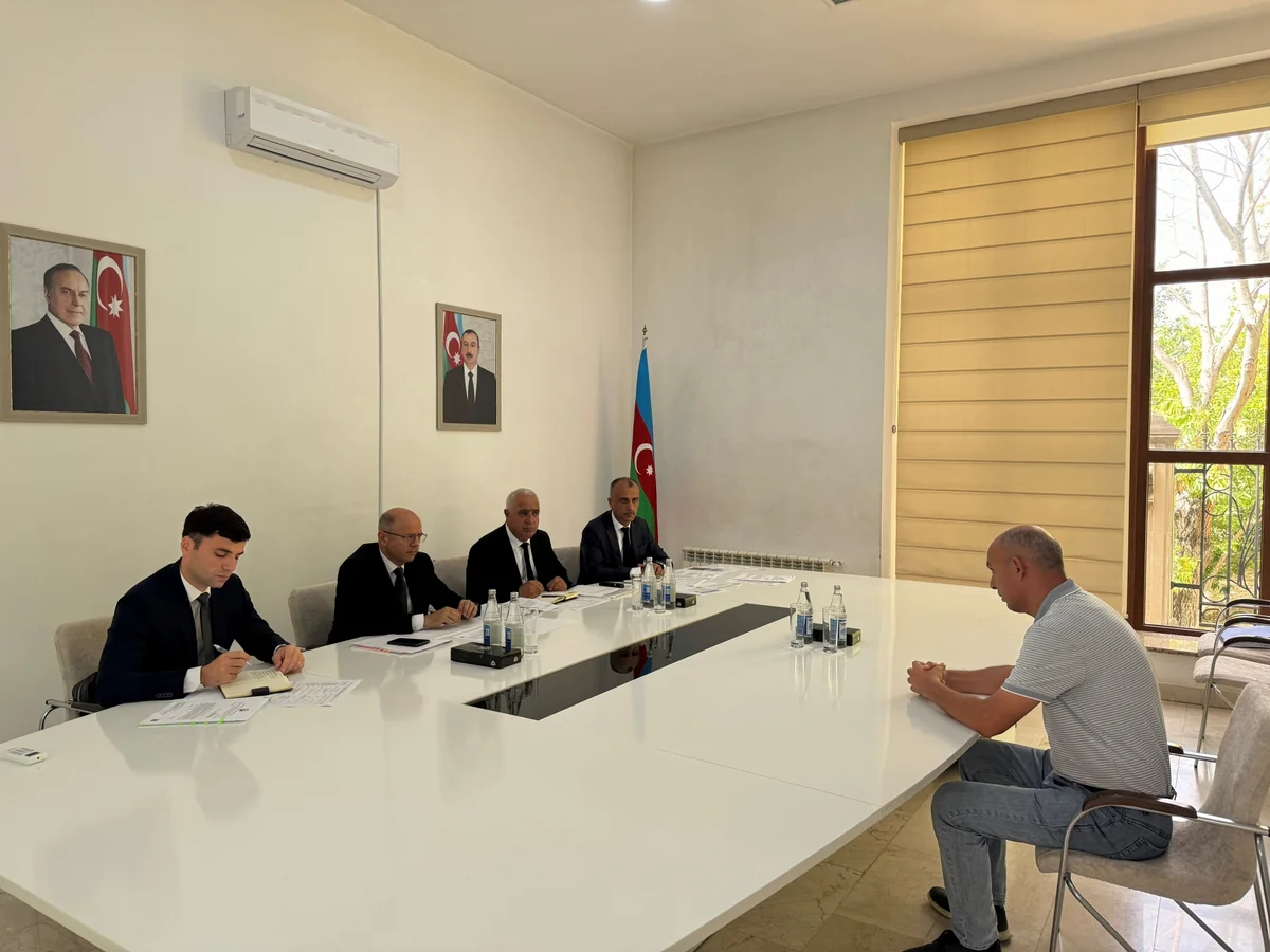 Energetika naziri Hacıqabulda vətəndaşları qəbul edib
