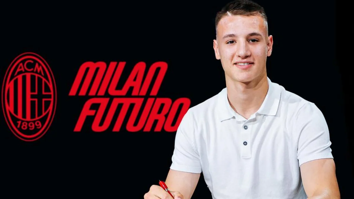 Milan klubu 16 yaşlı futbolçusu ilə peşəkar müqavilə bağlayıb