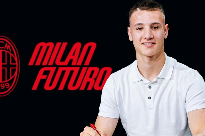 Milan klubu 16 yaşlı futbolçusu ilə peşəkar müqavilə bağlayıb
