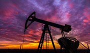 Цена нефти Brent на ICE опустилась ниже $63 за баррель впервые с 9 мая