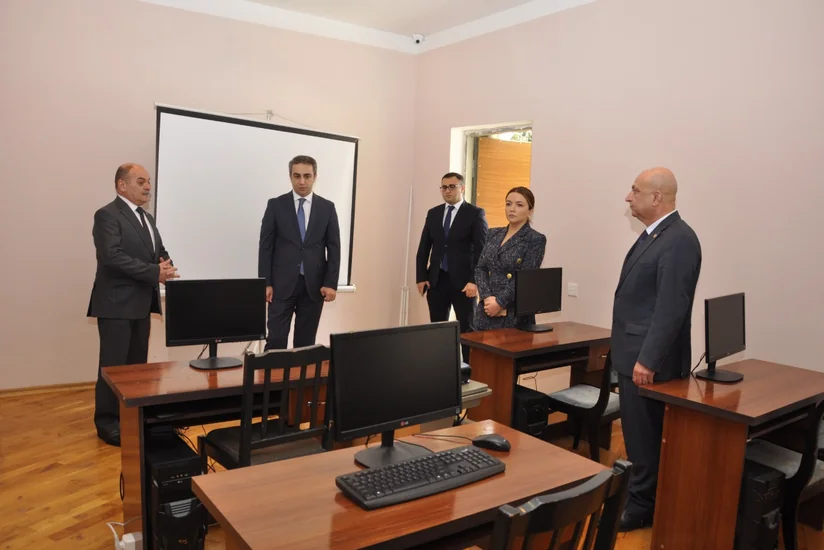 Prezident Administrasiyasının sektor müdiri iki QHT-nin ofisinə baş çəkib
