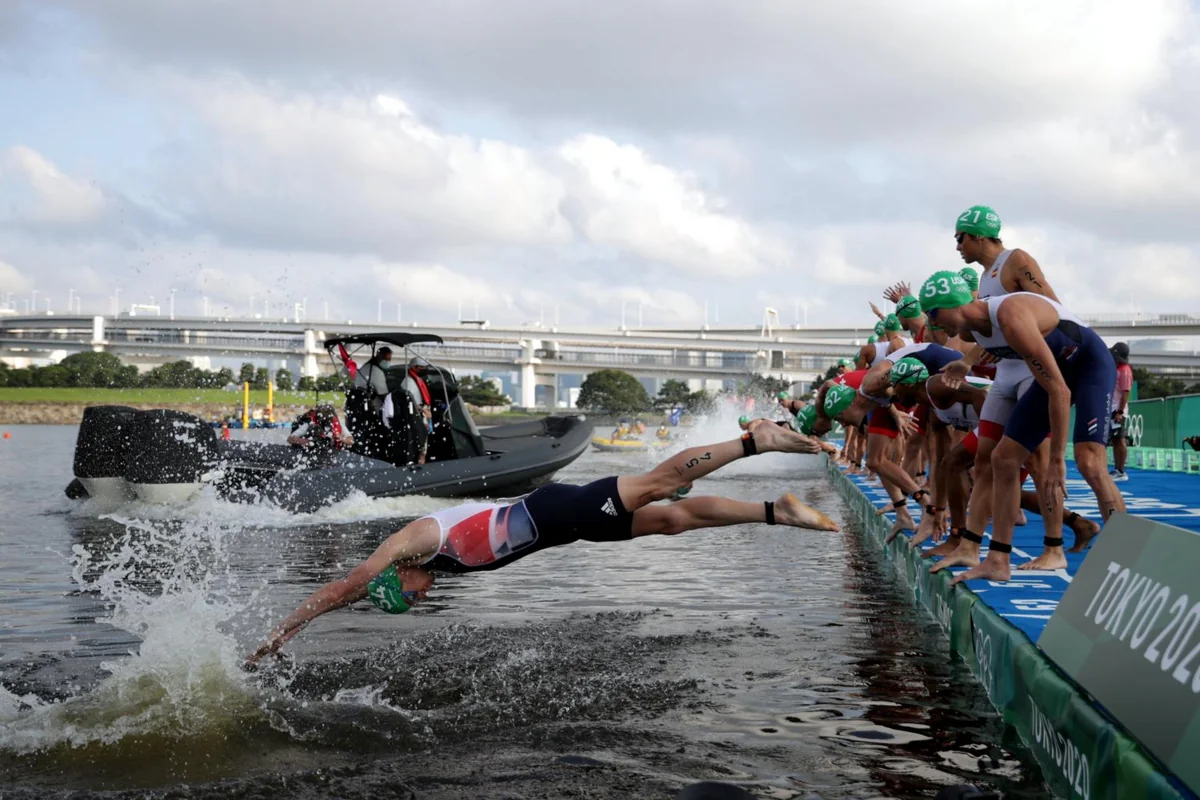 Tokio-2020: Triatlonçular faciədən son anda xilas oldular