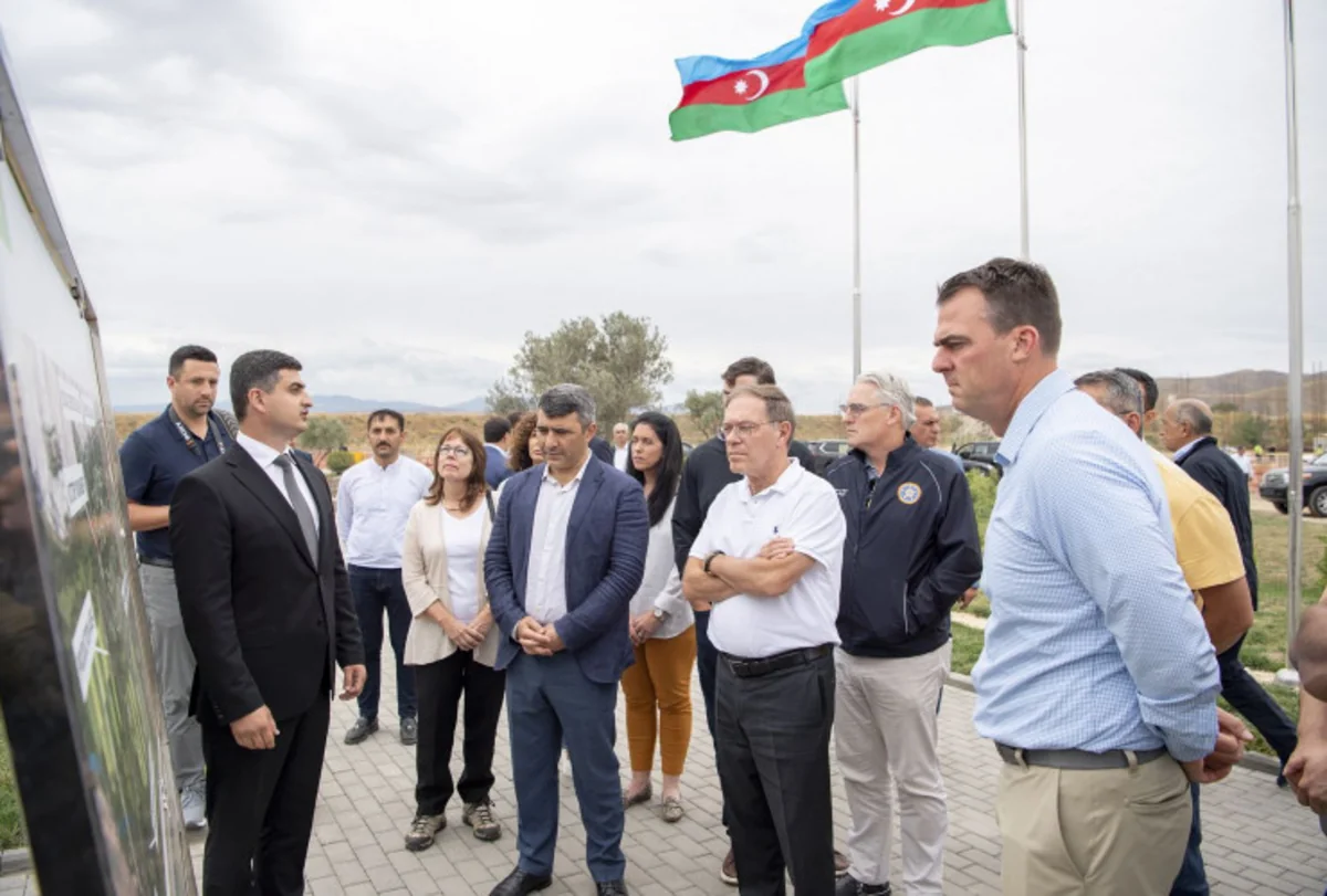 ABŞ rəsmisi “Ağıllı kənd” layihəsi çərçivəsində görülən işlərlə tanış olub