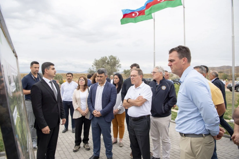 ABŞ rəsmisi “Ağıllı kənd” layihəsi çərçivəsində görülən işlərlə tanış olub