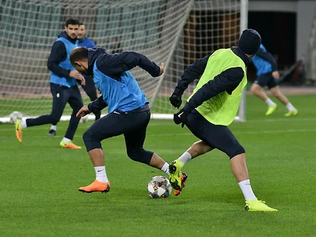 Azərbaycan yığması UEFA Millətlər Liqasındakı oyunlar ərəfəsində Bakı Olimpiya Stadionunda məşqə çıxıb
