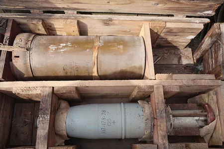 Düşmənin döyüş texnikası və silah-sursatı ələ keçirilib