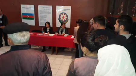Lənkəranda seçki məntəqələrində seçici sıxlığı yaranıb - FOTO - VİDEO