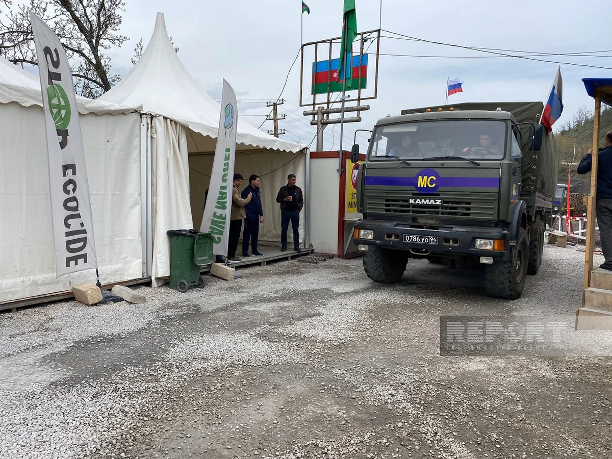 По дороге Ханкенди-Лачын беспрепятственно проехали автомобили миротворцев