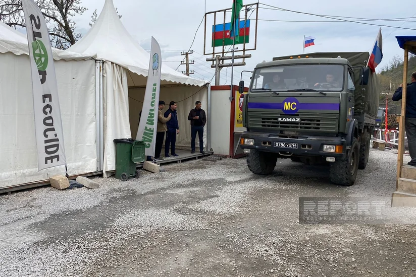 По дороге Ханкенди-Лачын беспрепятственно проехали автомобили миротворцев