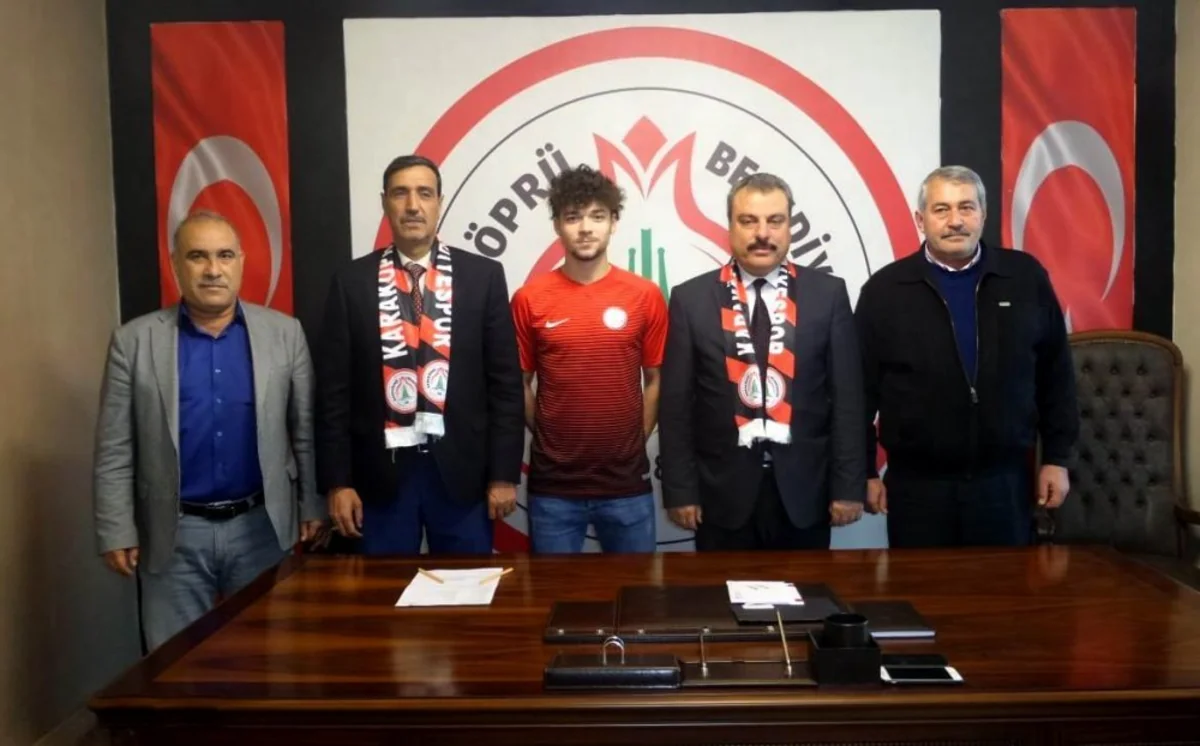 Qalatasarayın azərbaycanlı futbolçusu klubunu dəyişib