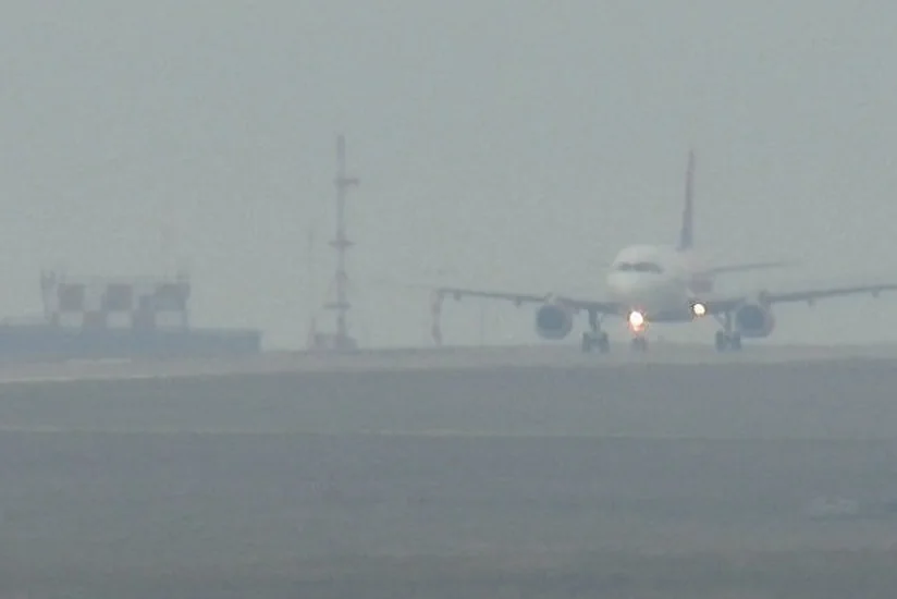 Более 20 самолетов не смогли сесть в Стамбуле из-за тумана