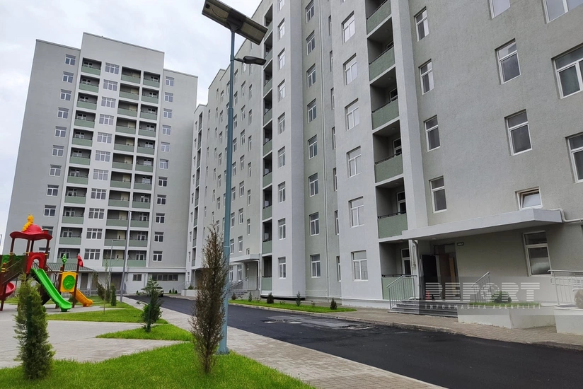 Şəhid ailələri və müharibə əlillərinə 100 ev verilib