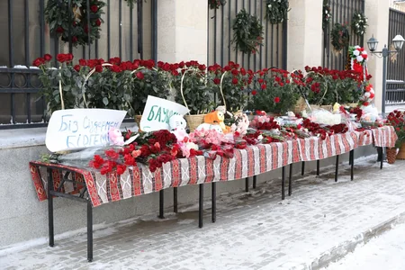 Kazakhstan's Prime Minister Bektenov leaves note in book of condolences at Azerbaijani Embassy in Astana