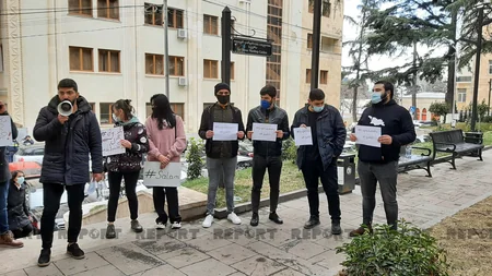 Azərbaycanlı gənclərin Tbilisidə etiraz aksiyası başa çatıb - YENİLƏNİB