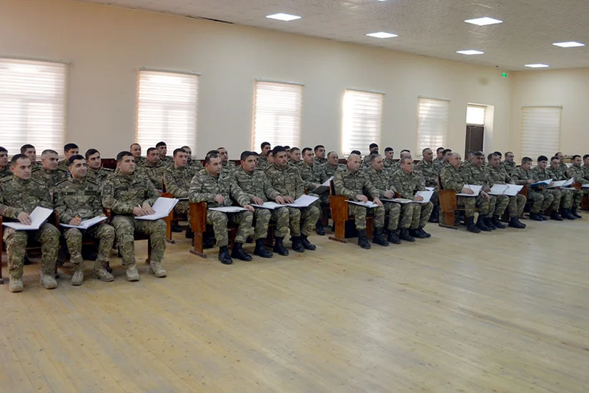 Quru Qoşunlarında zabitlərin toplantısı keçirilib, müdafiə nazirinin göstərişləri çatdırılıb