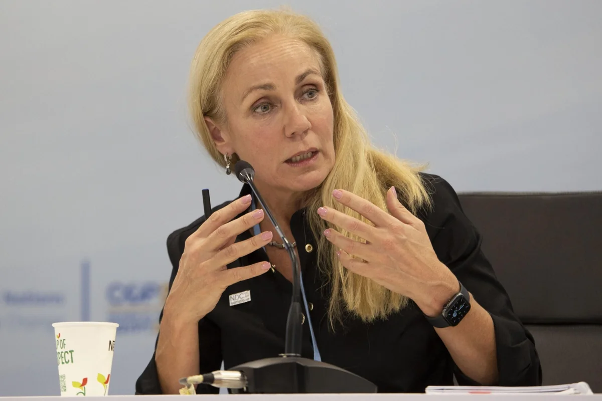 UNİCEF rəsmisi: İqlim və təhsil problemləri bir-birilə çox əlaqəlidir