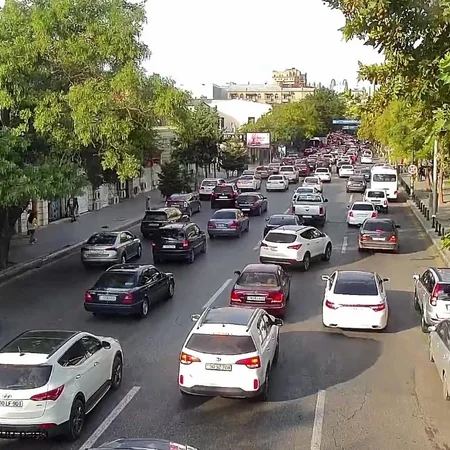 Bakının bir sıra yollarında tıxac yaranıb