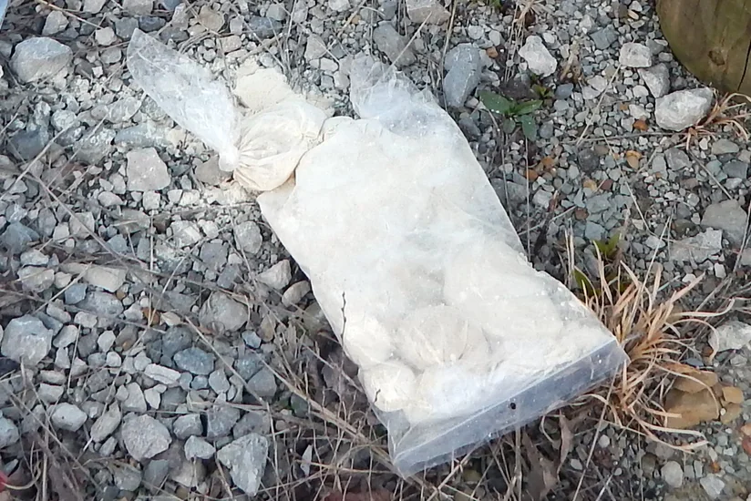 Bakıda yarımtikilidə gizlədilən 1 kq 510 qram heroin aşkarlanaraq götürülüb