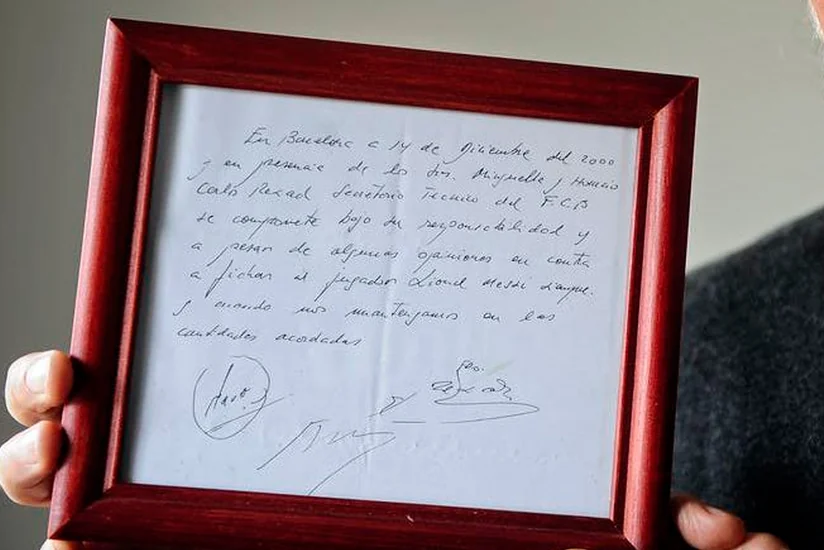 Первый контракт Месси с Барселоной на салфетке будет выставлен на аукцион