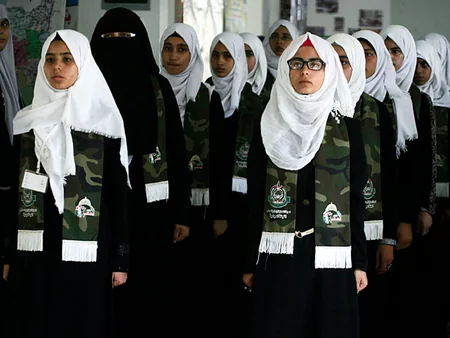 ​HƏMAS yeniyetmə qızlar üçün yay hərbi düşərgəsi açıb