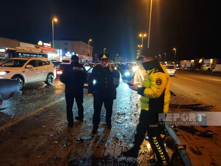 Bakıda zəncirvari yol qəzası olub, bir nəfər ölüb, dörd nəfər xəsarət alıb - YENİLƏNİB