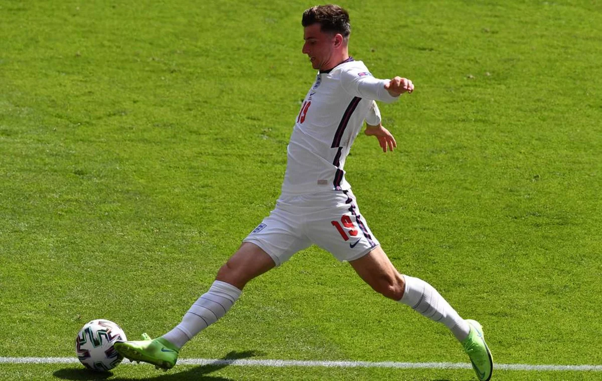 İngiltərə millisinin 2 futbolçusu karantinə alındı